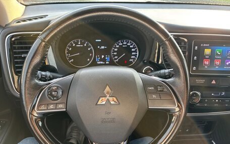 Mitsubishi Outlander III рестайлинг 3, 2018 год, 1 850 000 рублей, 21 фотография