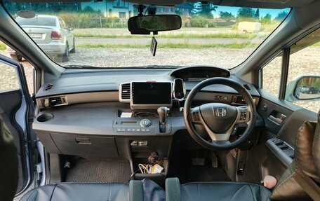 Honda Freed I, 2013 год, 995 000 рублей, 5 фотография