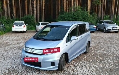 Honda Freed I, 2013 год, 995 000 рублей, 2 фотография