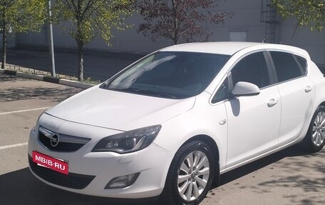 Opel Astra J, 2012 год, 750 000 рублей, 2 фотография