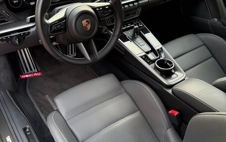Porsche 911, 2020 год, 28 000 000 рублей, 24 фотография