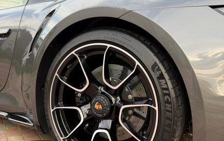 Porsche 911, 2020 год, 28 000 000 рублей, 32 фотография