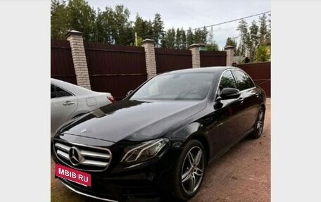 Mercedes-Benz E-Класс, 2018 год, 3 500 000 рублей, 1 фотография