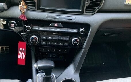 KIA Sportage IV рестайлинг, 2016 год, 2 500 000 рублей, 24 фотография