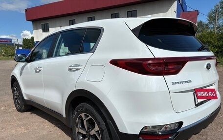 KIA Sportage IV рестайлинг, 2019 год, 2 000 000 рублей, 3 фотография