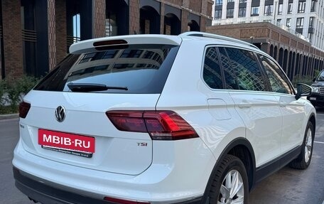 Volkswagen Tiguan II, 2017 год, 2 300 000 рублей, 2 фотография