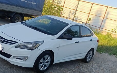 Hyundai Solaris II рестайлинг, 2016 год, 800 000 рублей, 2 фотография