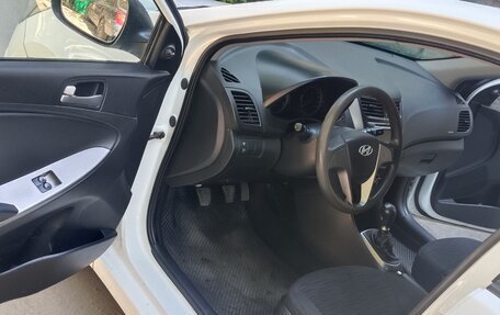 Hyundai Solaris II рестайлинг, 2016 год, 800 000 рублей, 9 фотография