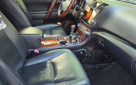 Toyota Highlander III, 2011 год, 2 250 000 рублей, 6 фотография