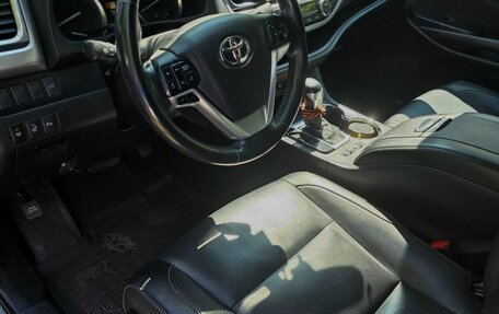 Toyota Highlander III, 2018 год, 3 400 000 рублей, 4 фотография
