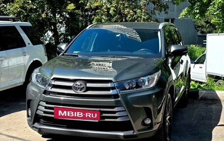 Toyota Highlander III, 2018 год, 3 400 000 рублей, 7 фотография
