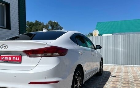 Hyundai Elantra VI рестайлинг, 2017 год, 1 500 000 рублей, 16 фотография