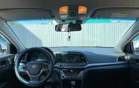 Hyundai Elantra VI рестайлинг, 2017 год, 1 500 000 рублей, 12 фотография
