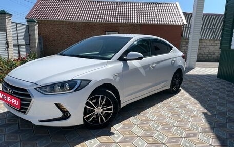 Hyundai Elantra VI рестайлинг, 2017 год, 1 500 000 рублей, 8 фотография