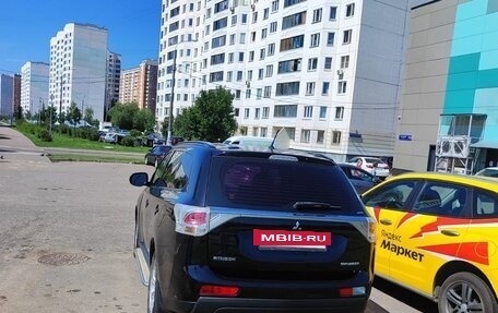 Mitsubishi Outlander III рестайлинг 3, 2012 год, 1 230 000 рублей, 2 фотография