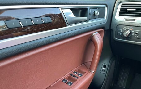 Volkswagen Touareg III, 2015 год, 2 875 800 рублей, 24 фотография