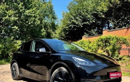 Tesla Model Y I, 2023 год, 4 990 000 рублей, 1 фотография