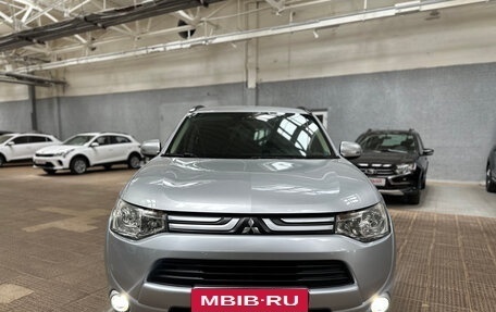 Mitsubishi Outlander III рестайлинг 3, 2012 год, 1 150 000 рублей, 2 фотография
