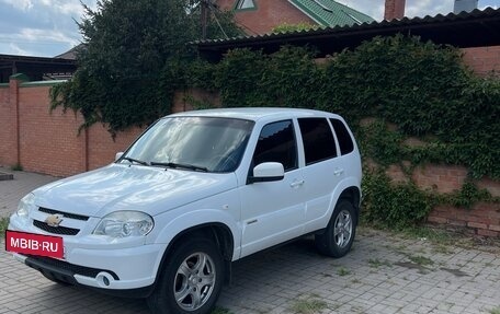 Chevrolet Niva I рестайлинг, 2016 год, 665 000 рублей, 2 фотография