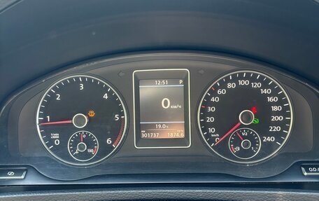 Volkswagen Multivan T5, 2011 год, 2 300 000 рублей, 18 фотография
