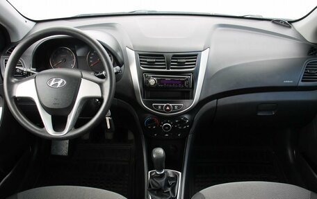 Hyundai Solaris II рестайлинг, 2011 год, 819 000 рублей, 7 фотография
