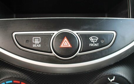 Hyundai Solaris II рестайлинг, 2011 год, 819 000 рублей, 11 фотография