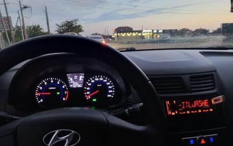 Hyundai Solaris II рестайлинг, 2011 год, 850 000 рублей, 1 фотография
