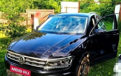 Volkswagen Tiguan II, 2019 год, 2 300 000 рублей, 1 фотография