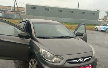 Hyundai Solaris II рестайлинг, 2011 год, 850 000 рублей, 2 фотография