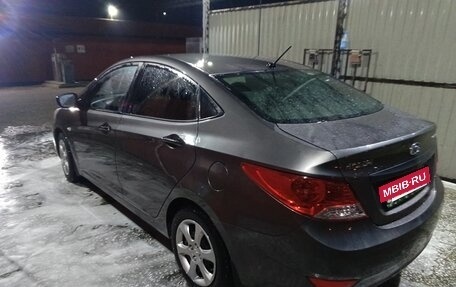 Hyundai Solaris II рестайлинг, 2011 год, 850 000 рублей, 6 фотография