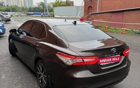 Toyota Camry, 2021 год, 3 350 000 рублей, 5 фотография