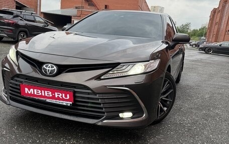 Toyota Camry, 2021 год, 3 350 000 рублей, 7 фотография