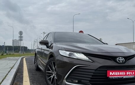 Toyota Camry, 2021 год, 3 350 000 рублей, 9 фотография