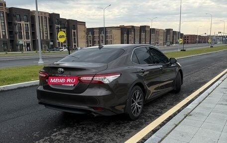 Toyota Camry, 2021 год, 3 350 000 рублей, 8 фотография