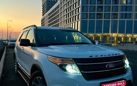 Ford Explorer VI, 2013 год, 1 600 000 рублей, 2 фотография