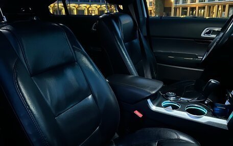 Ford Explorer VI, 2013 год, 1 600 000 рублей, 11 фотография