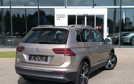 Volkswagen Tiguan II, 2018 год, 2 140 000 рублей, 5 фотография