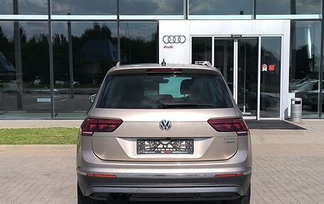 Volkswagen Tiguan II, 2018 год, 2 140 000 рублей, 6 фотография