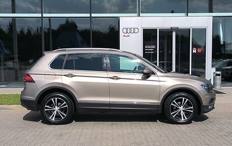 Volkswagen Tiguan II, 2018 год, 2 140 000 рублей, 4 фотография