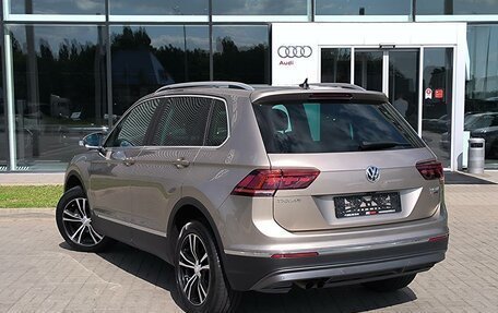 Volkswagen Tiguan II, 2018 год, 2 140 000 рублей, 7 фотография