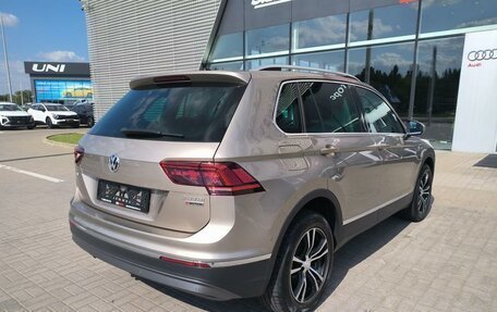 Volkswagen Tiguan II, 2018 год, 2 140 000 рублей, 13 фотография