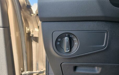 Volkswagen Tiguan II, 2018 год, 2 140 000 рублей, 30 фотография