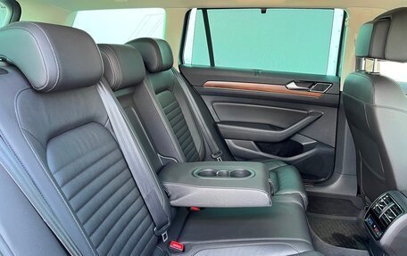 Volkswagen Passat B8 рестайлинг, 2018 год, 2 987 800 рублей, 9 фотография