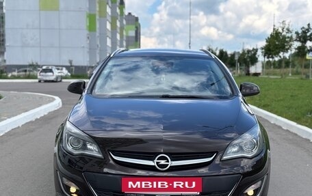 Opel Astra J, 2013 год, 600 000 рублей, 2 фотография