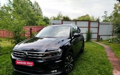 Volkswagen Tiguan II, 2019 год, 2 300 000 рублей, 2 фотография
