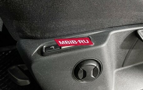 Volkswagen Tiguan II, 2018 год, 1 747 000 рублей, 13 фотография