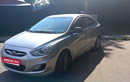 Hyundai Solaris II рестайлинг, 2011 год, 620 000 рублей, 2 фотография