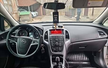 Opel Astra J, 2013 год, 850 000 рублей, 13 фотография