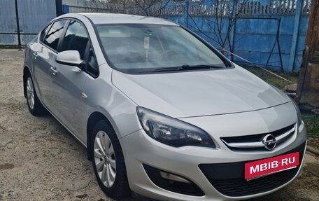 Opel Astra J, 2013 год, 850 000 рублей, 2 фотография