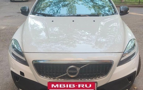 Volvo V40 Cross Country I, 2017 год, 1 720 000 рублей, 2 фотография